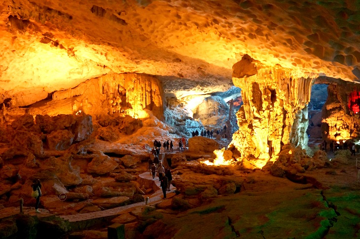 Halong Bay Vietnam - Me Cung Cave