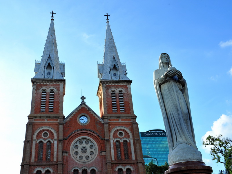Introduction to Ho Chi Minh City - Notre Dame Cathedral