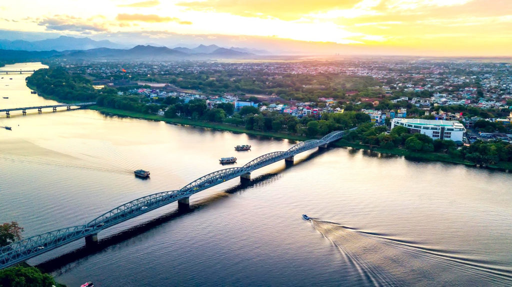 Introduction to Hue - Truong Tien Bridge over Huong River