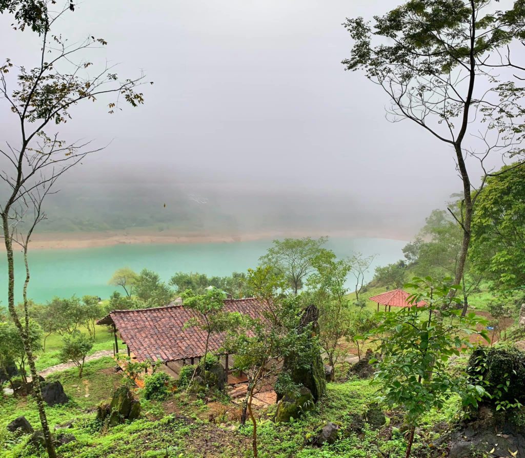 Introduction to Cao Bang Vietnam - Thang Hen Lake