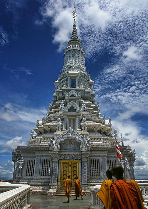 Phnom Penh Tourist Attraction - Temples of Oudong (43km from Phnom Penh)