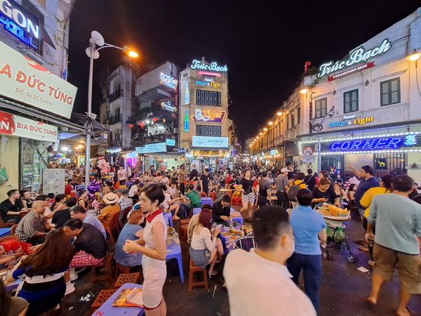 The normal lifestyle in Hanoi Old Quarter in November 2022