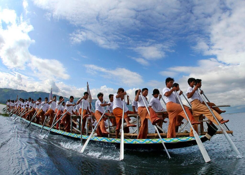 Thing to see in Bagan -Boat Race