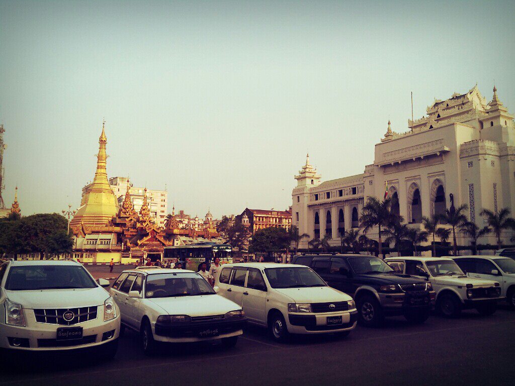 Things to do in Yangon -Sule Pagoda