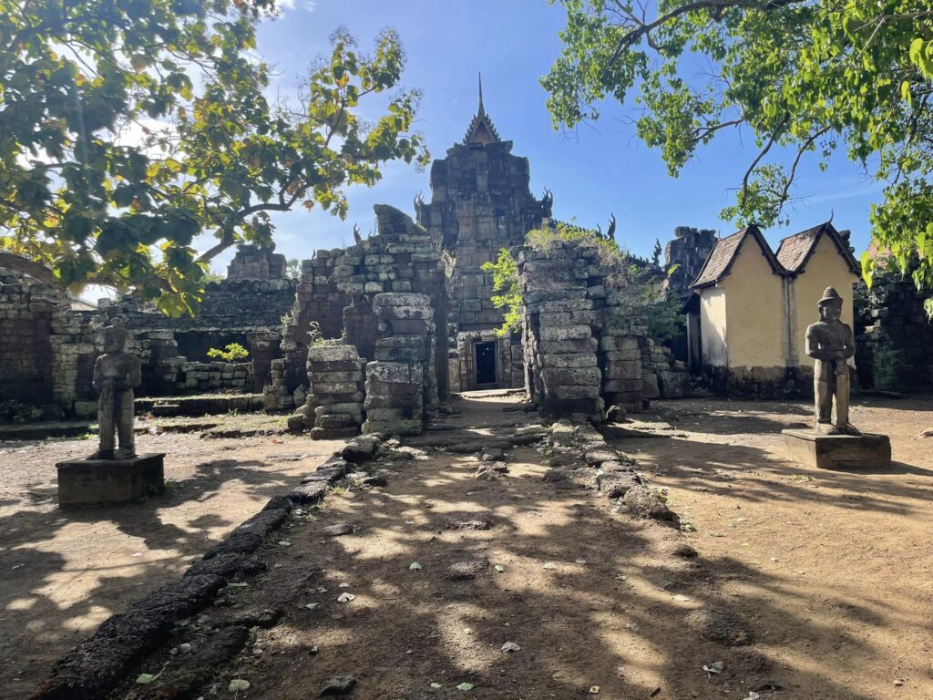 Kampong Cham - Nokor Bachey Temple