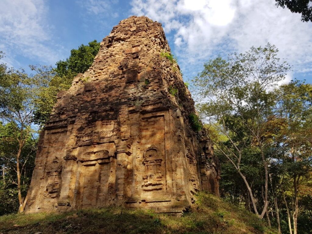 Kampong Thom - Sambo Preykuk Temples