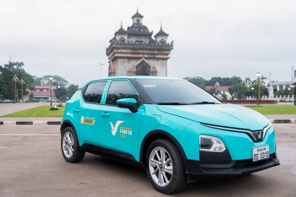 Electric Taxi to visit Pattuxay, Vientiane, Laos