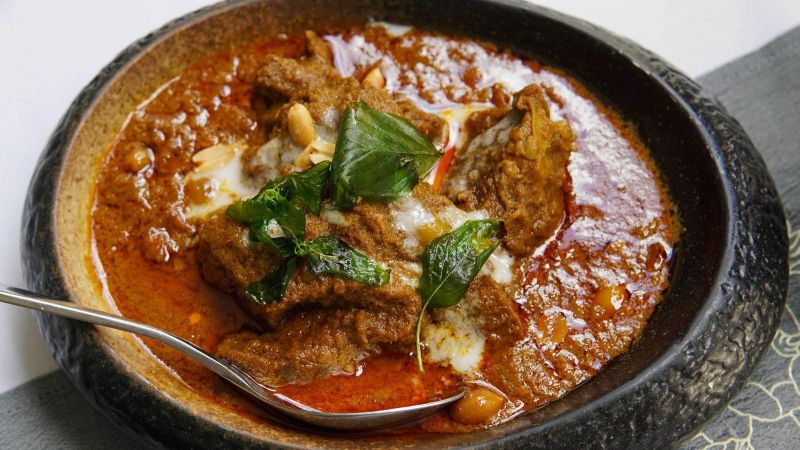 Samlar Kari (Chicken Curry)