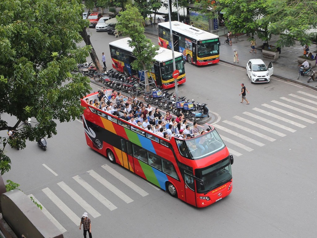 Hanoi double-decker buses for Sightseeing Tour