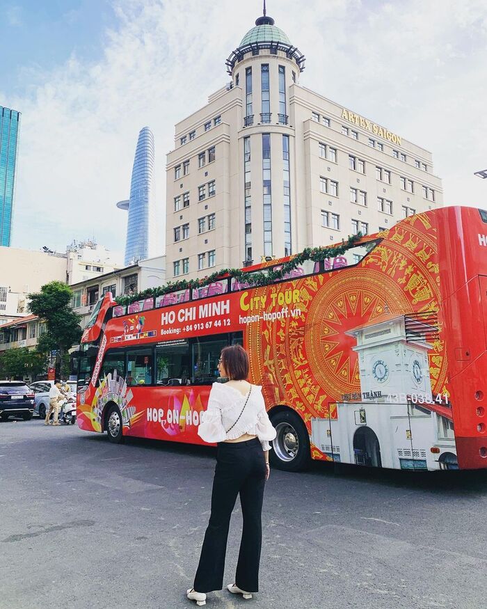 Double-Decker Bus in Saigon: Experience of Touring 