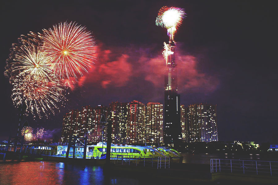 Lunar New Year Saigon 2024 : Watch fireworks