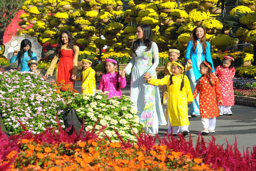 Lunar New Year in Saigon : Tao Dan Spring Flower Festival