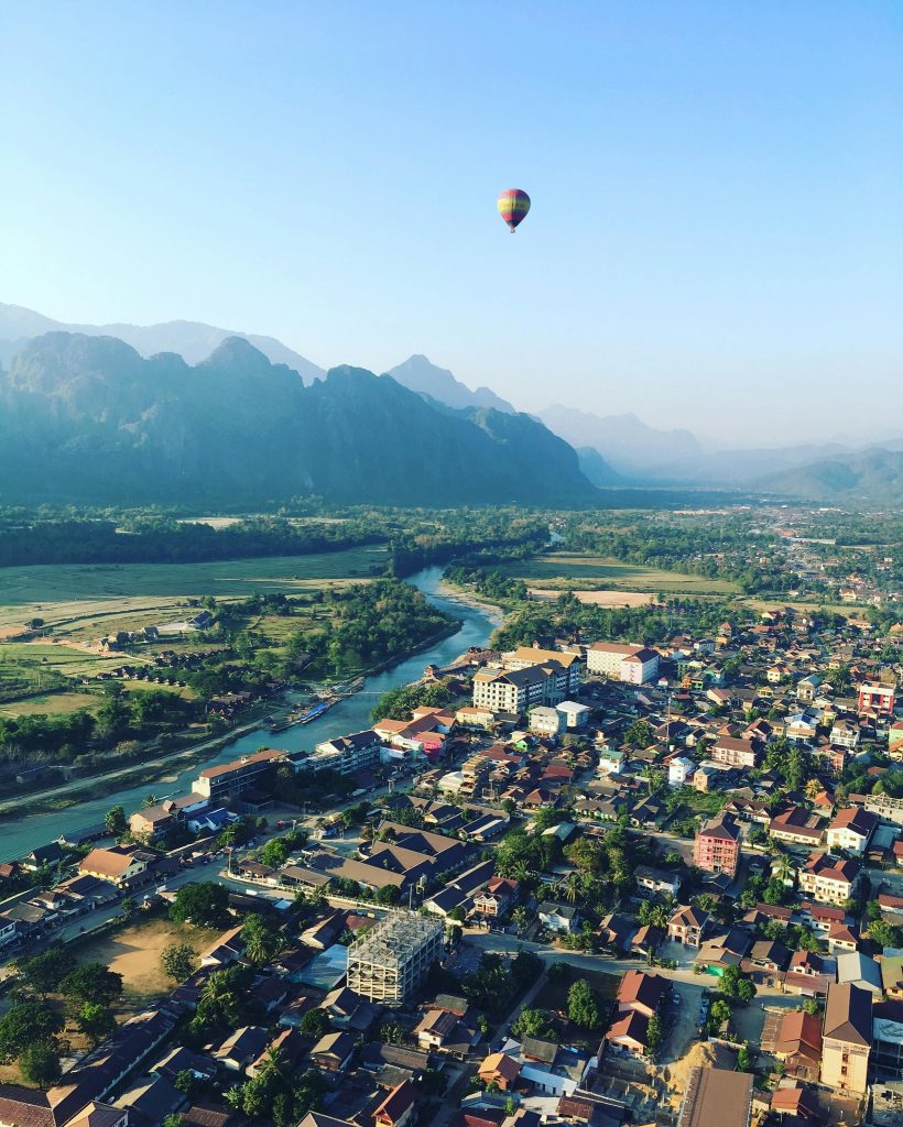 Balloon flight on Vang Vieng Laos (James Hayes)