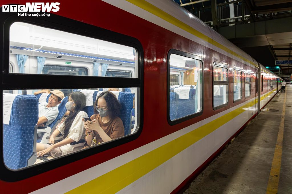 Jinxin Train Vietnam Hanoi - Dong Hoi Route (Source VTC News)
