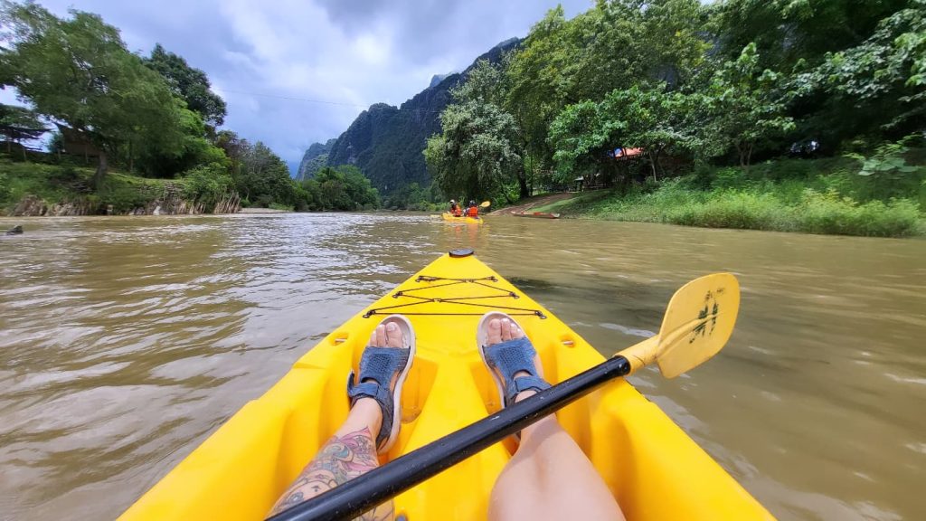 Kayaking in Vang Vieng Laos (Edit Bernath)