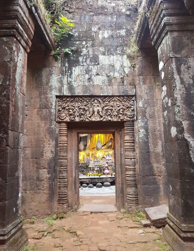 Visit to Wat Phou temple in Champasak (Alina Maganda)