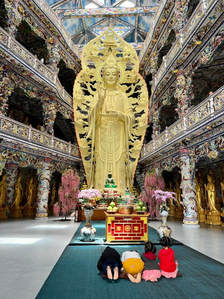 Da Lat Vietnam Travel Guide - Ling Phuoc Pagoda (Cindy Cutler)