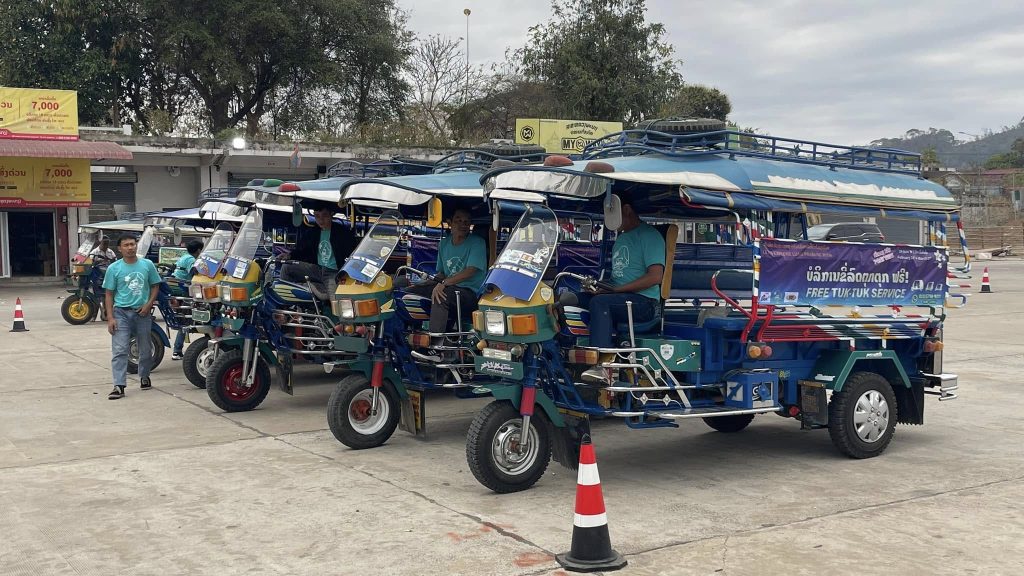 How to Get Around Laos - Transfer by tuktuk (Pete Simms)