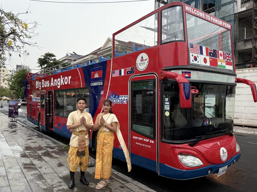 How to get around Cambodia - Bus