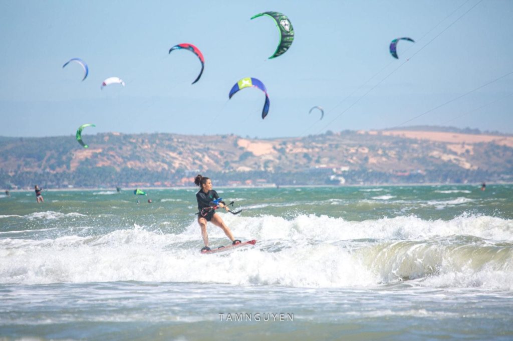 Mui Ne Beach Travel Guide - Kitesurfing (Tam Nguyen)