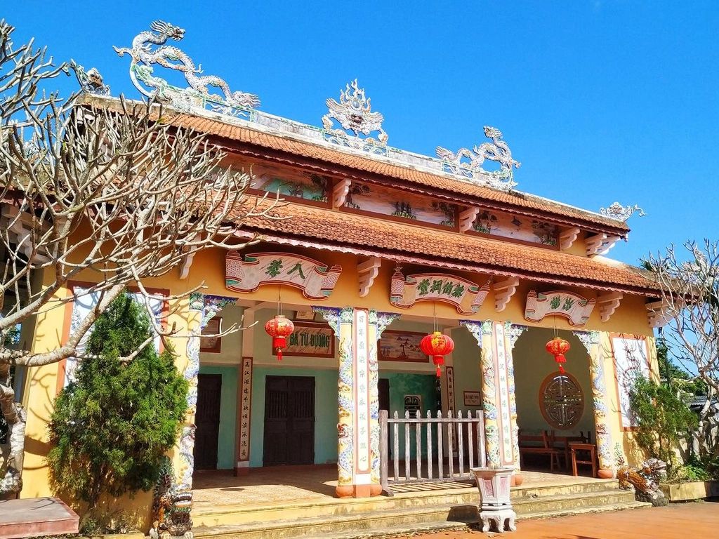 Quang Tri Travel Guide - Old House in Bich La Ancient Village