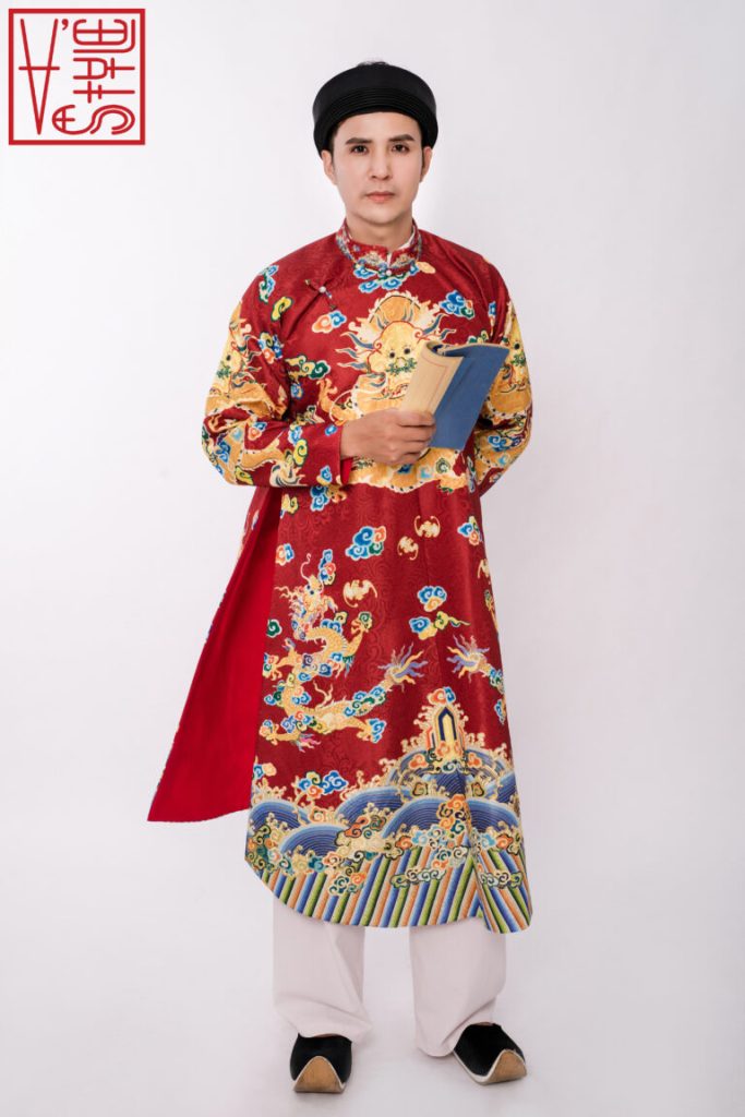Traditional Vietnamese costumes - Man Lan cloth for men